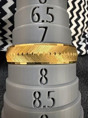 Monet women’s Textured Gold bangle